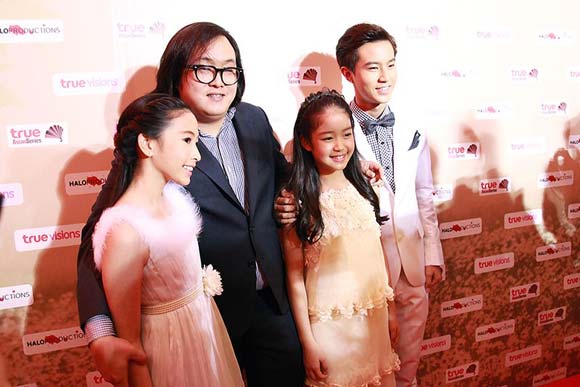 งานเปิดตัว ซีรีส์ รักนี้ชั่วนิจนิรันดร์ ติ๊ก ออม นำทีมนักแสดง