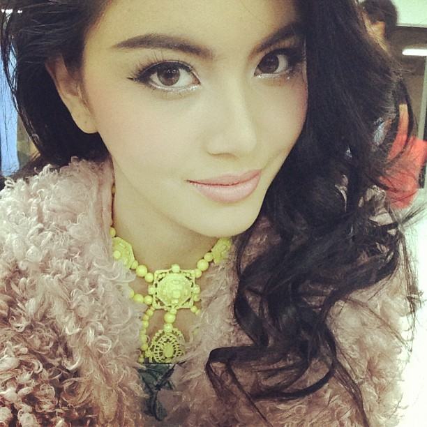 ใหม่ ดาวิกา กับลุคคุณหนูสุดแซ่บ ใน กุหลาบร้ายของนายตะวัน