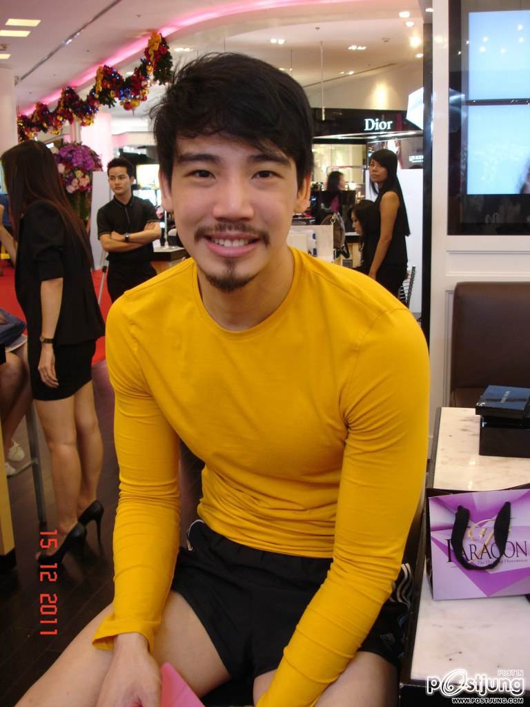 หนุ่มไทย...กล้ามใหญ่