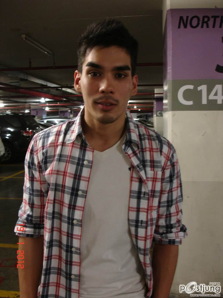 หนุ่มไทย...กล้ามใหญ่