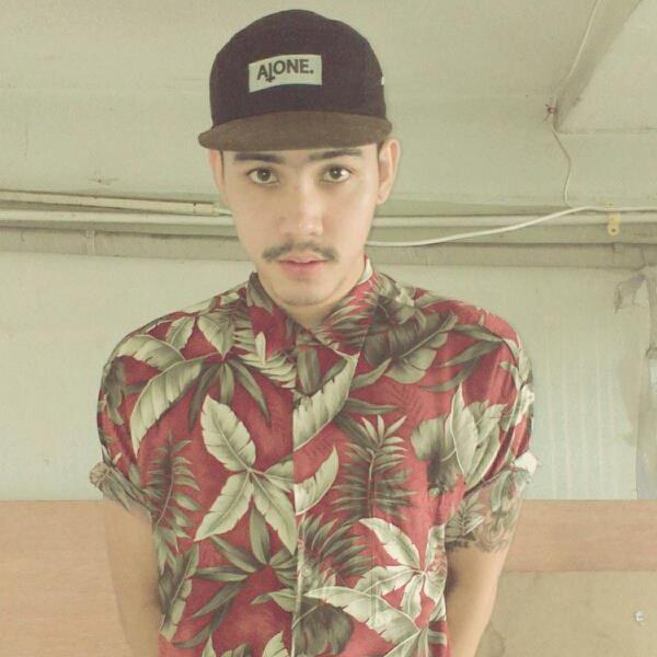 พี่เค้าเป็นดาราป่าวเนี้ย