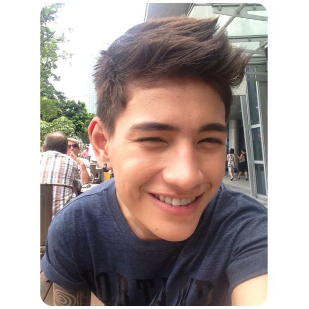 ซี มัฑณาวี หล่อ มาก