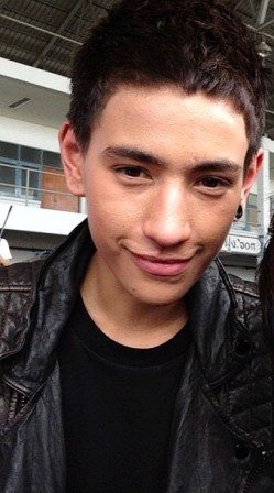 ซี มัฑณาวี หล่อ มาก