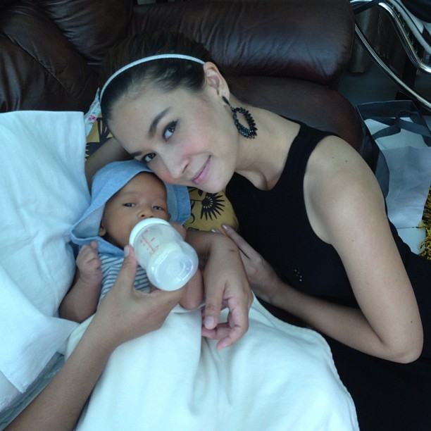 เอมี่ กลิ่นประทุม สวย หุ่นดี จมูกโด่ง หน้าเล็ก noศัลยกรรม