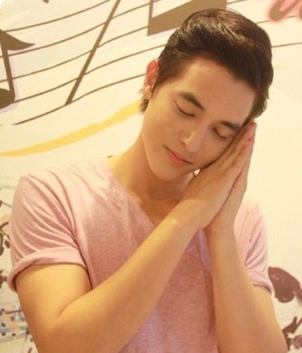 นอนยังอ่า