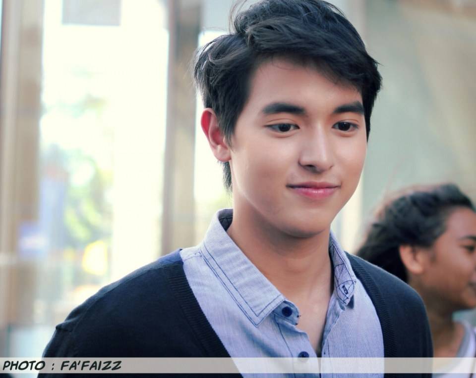 เจมส์จิ  ทำติ่งไทยกลับบ้าน