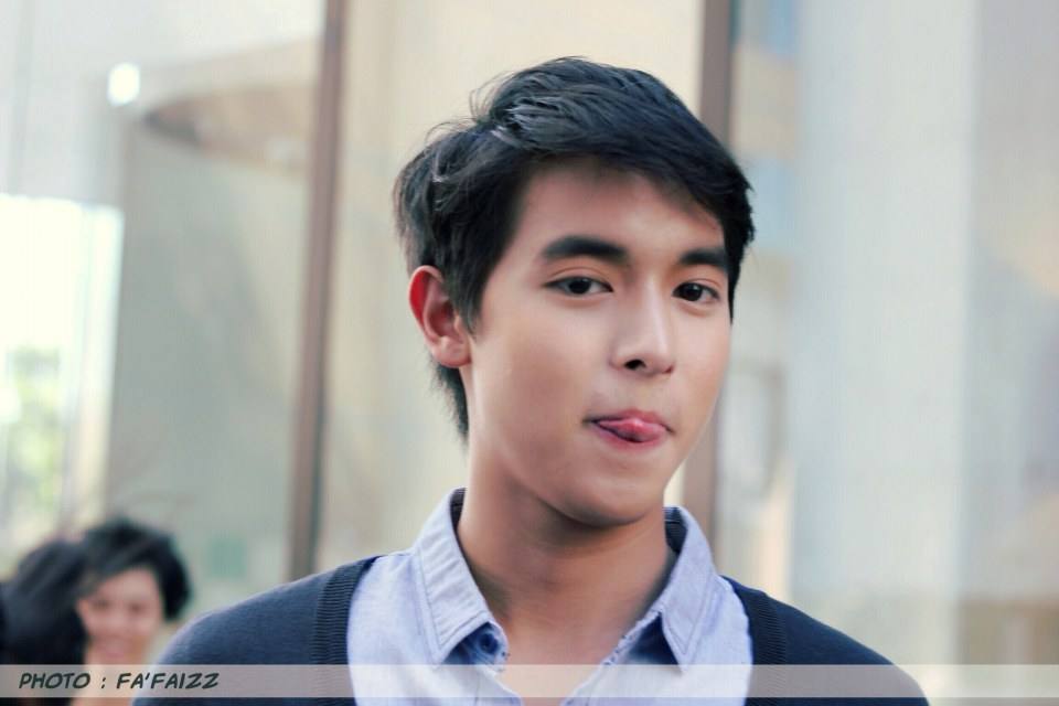 เจมส์จิ  ทำติ่งไทยกลับบ้าน