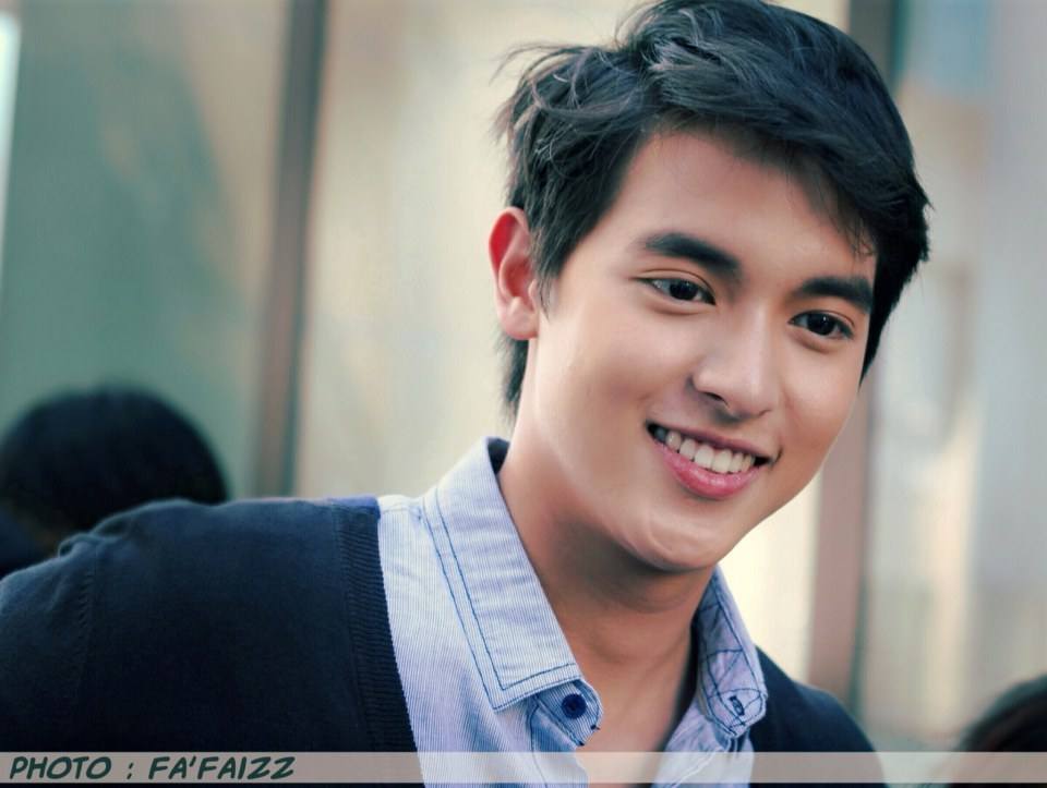 เจมส์จิ  ทำติ่งไทยกลับบ้าน