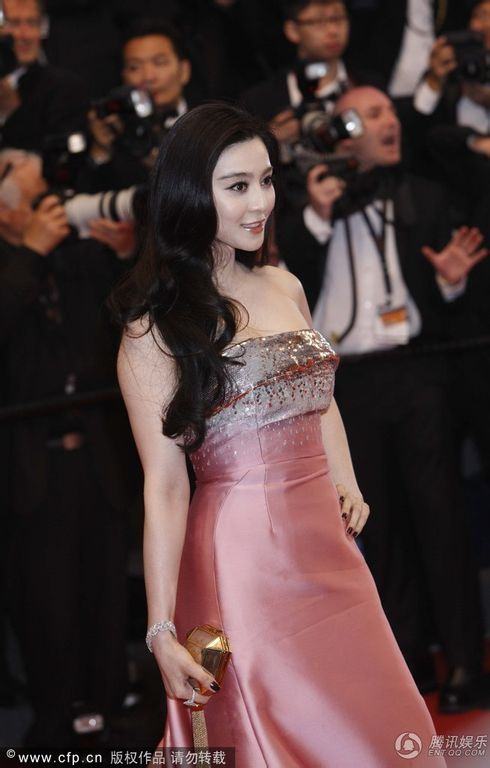 แม่นาง"ฟ่านปิงปิง" ชุดหลุยส์สีชมพู "พิธีเปิดเทศกาลหนังเมืองคานส์ครั้งที่ 66" !!