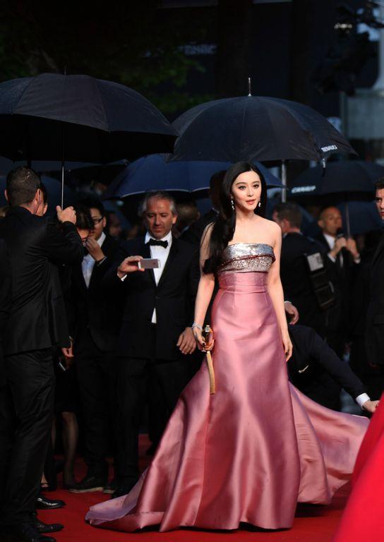 แม่นาง"ฟ่านปิงปิง" ชุดหลุยส์สีชมพู "พิธีเปิดเทศกาลหนังเมืองคานส์ครั้งที่ 66" !!