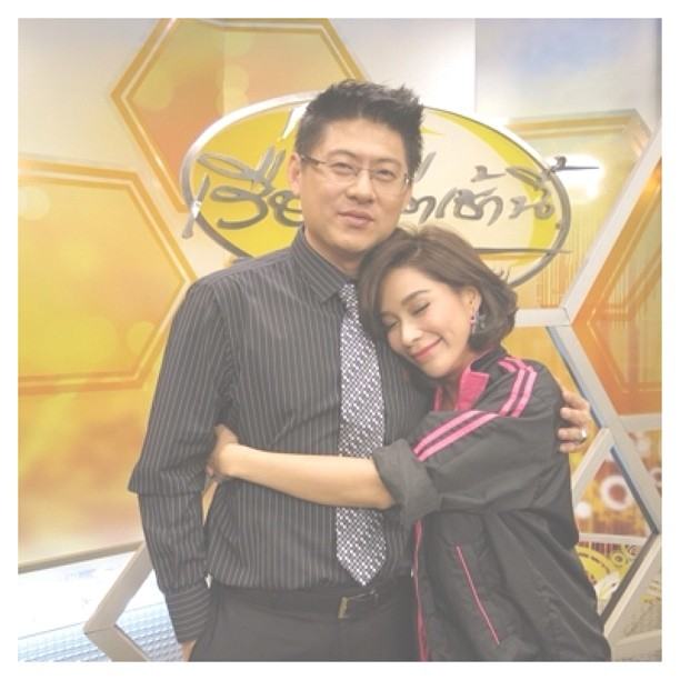 พลอย เฌอมาลย์ อ่านข่าว โดม กัสจัง ในเรื่องเล่าเช้านี้