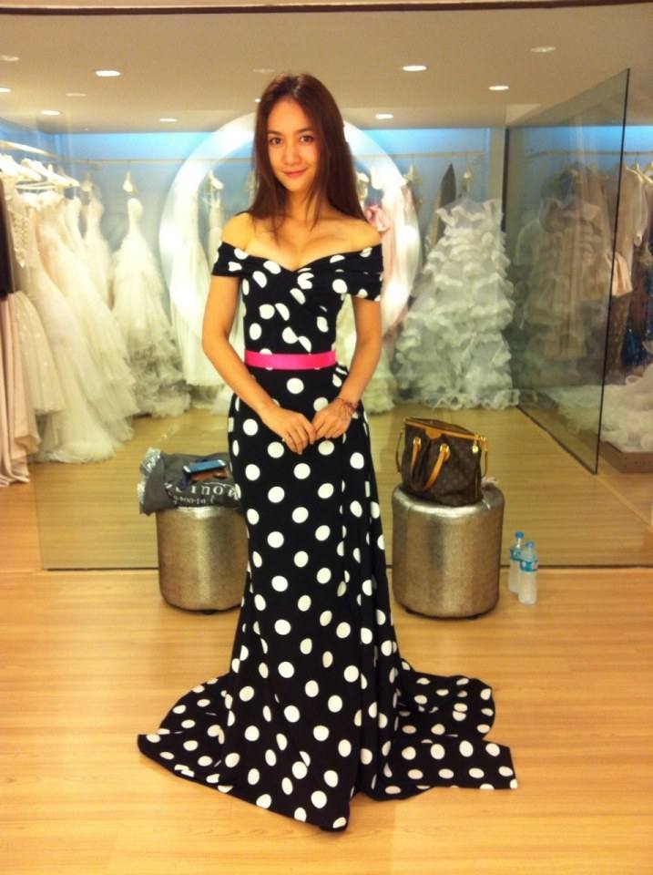 หญิง. กัญญาพัฒน์ กับ เดรสสวยๆ oat coture