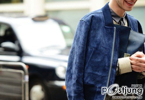 ผู้ชายใส่ ๒