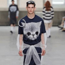 ผู้ชายใส่ ๓