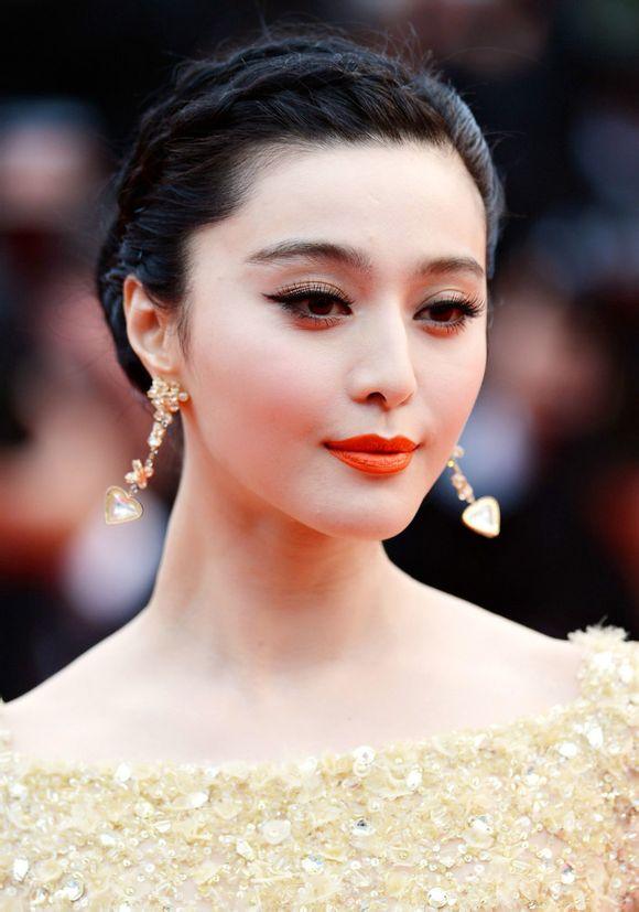 แม่นาง"ฟ่านปิงปิง" ชุดสีเหลืองอ่อน วันที่สองของเทศกาลหนังเมืองคานส์ !!