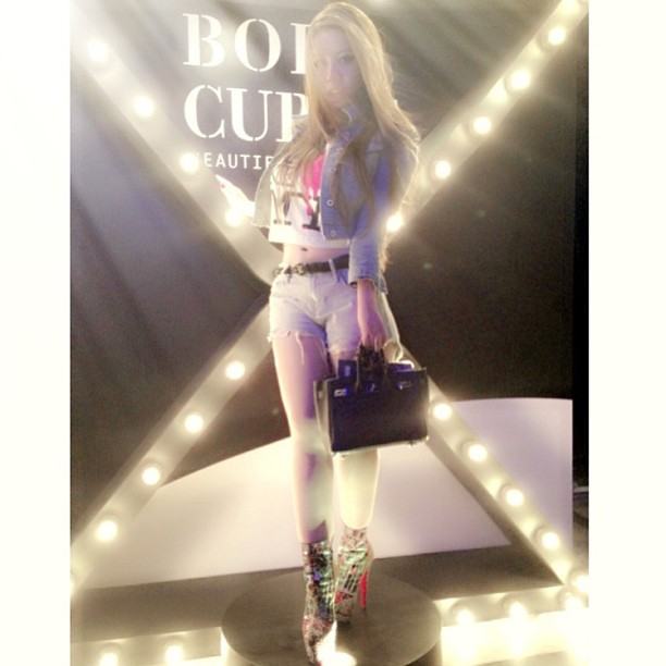 ส่องแฟชั่นสุดหรู เมษา วรรณวิไล แฟชั่นนิสต้า ที่กำลังมาแรง!!