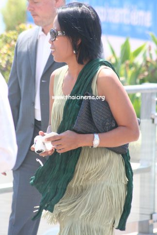 นี่ค่ะ ของจริง นักแสดงหญิงไทยคนแรกที่ไปเดินพรมแดงคานส์ วัลภา มงคลประเสริฐ จากลุงบุญมีระลึกชาติ