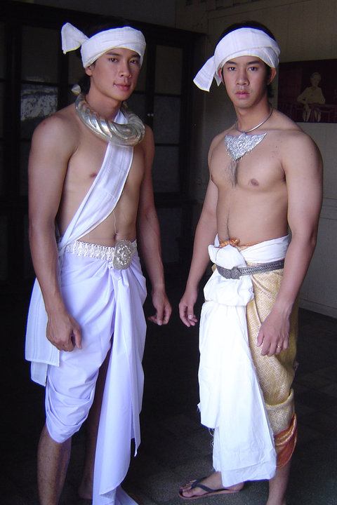 บ่าวน้อยปี๋ใหม่เมือง