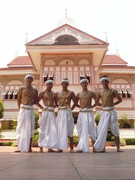 บ่าวน้อยปี๋ใหม่เมือง