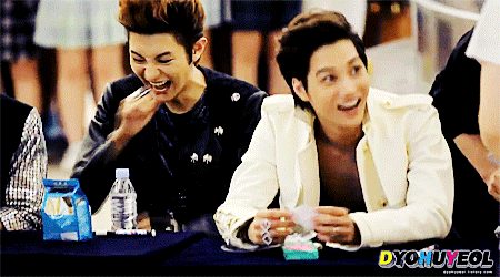 ิตัวอย่างการยิ้มที่สุภาพและจริงใจที่สุด~~~~~