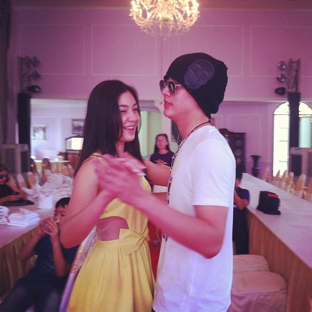 ภาพเบื้องหลัง ปาร์ตี้ยามบ่ายกับคุณชายพุฒิภัทร เจมส์ เบลล่า หวานมาก
