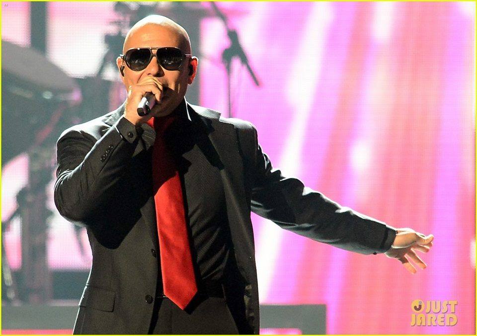 Christina Aguilera & Pitbull @ Billboard Music Awards 2013