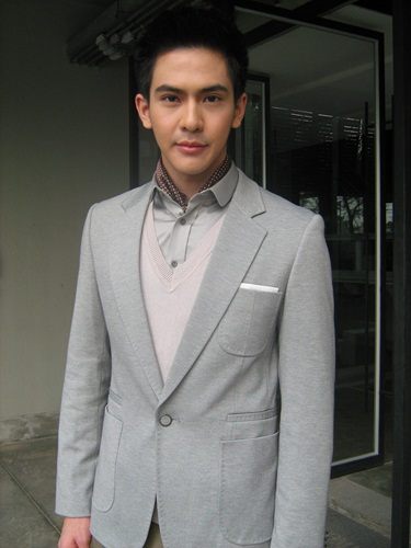 หนุ่มเต้ย พงศกร