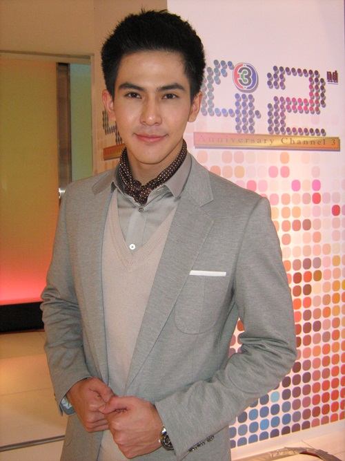 หนุ่มเต้ย พงศกร