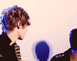 หยอยรักโลก   ไม่ตีแมลง