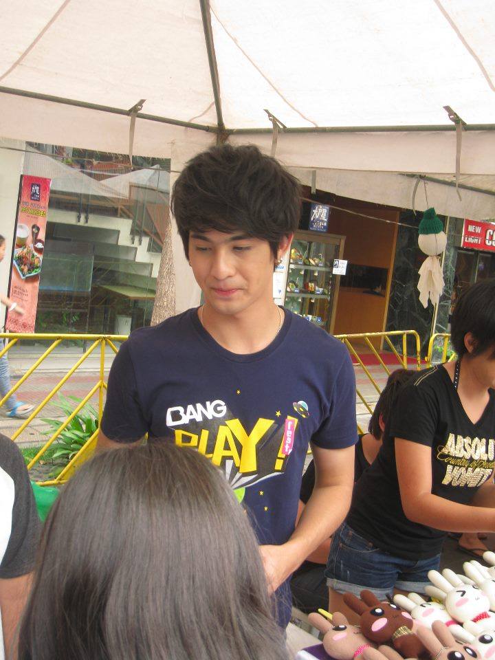 เลโอ หนุ่มคนนี้น่ารักจุงเบย
