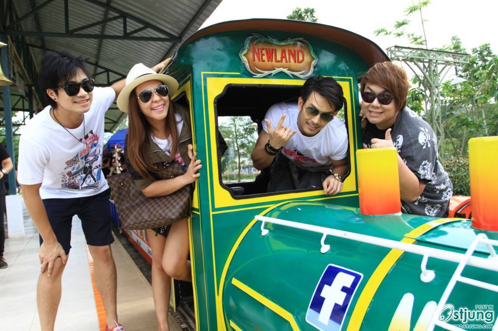 อั้มๆ  ปากแดง