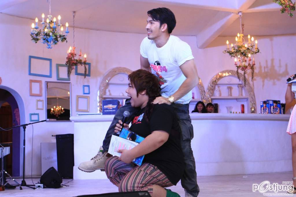 อั้มๆ  ปากแดง