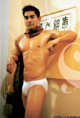หนุ่มเซ๊กซี่ หุ่นเร้าใจ!