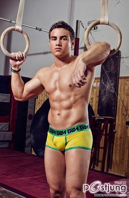 Gymnast : Gar&ccedil;on Model : HQ images