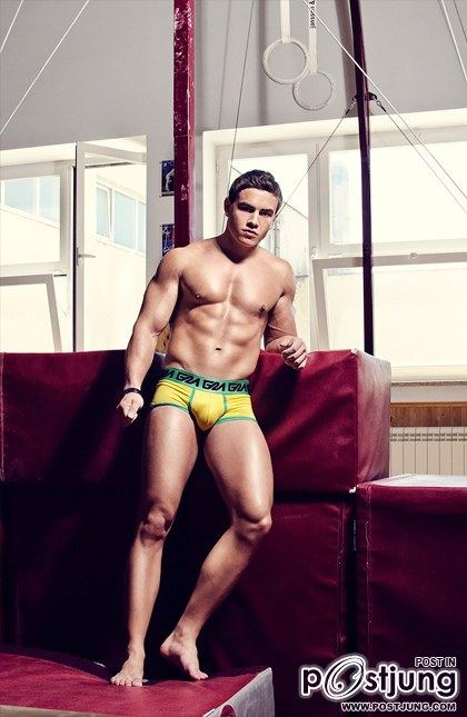 Gymnast : Gar&ccedil;on Model : HQ images