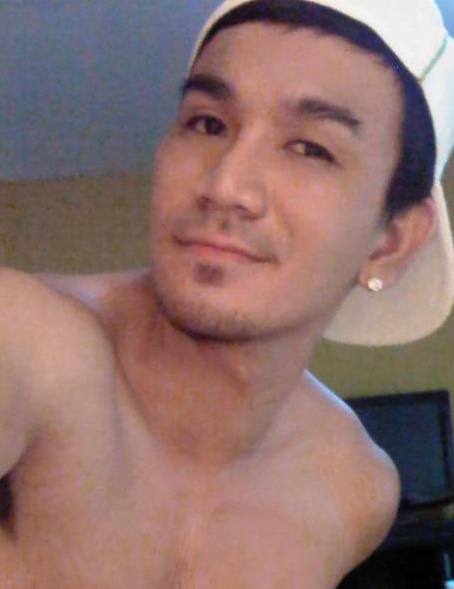 พี่เก๊ก พิธีกร รายการเรื่องบนเตียง http://www.facebook.com/gexbkk