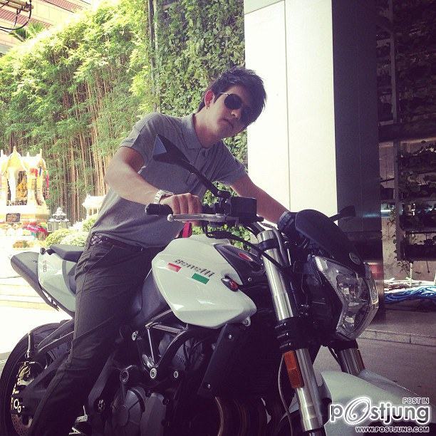 เลโอ หนุ่มลูกครึ่ง ไทย-ฝรั่งเศส