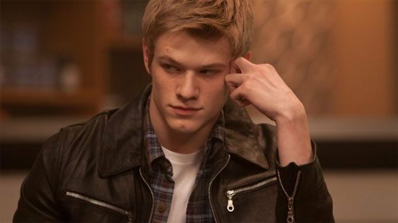 หนังใหม่ Crush รักจ้องเชือด