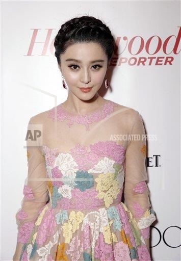 แม่นาง"ฟ่านปิงปิง"   ชุด VALENTINO ฤดูใบไม้ผลิ 2013