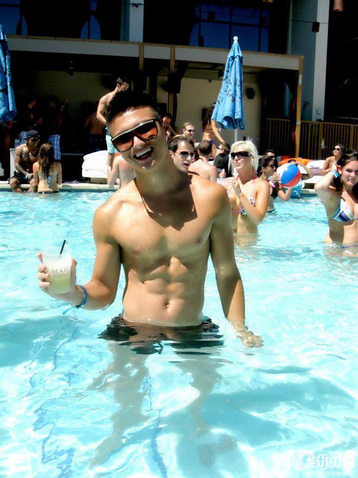 หล่อบ้างน่ารักบ้าง ๒