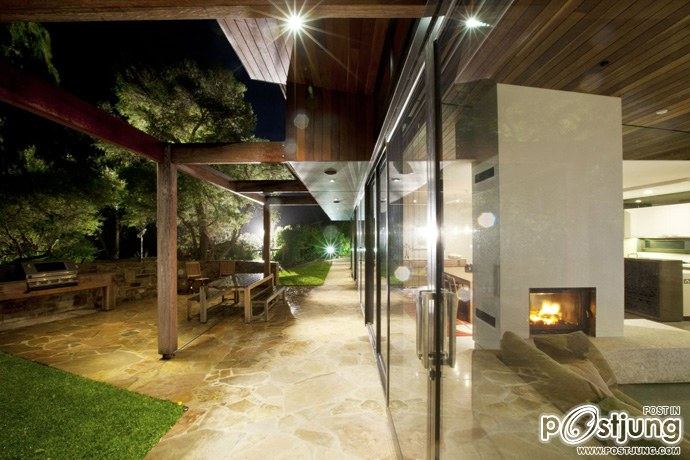 Point Lonsdale Beach House by Baenziger Coles