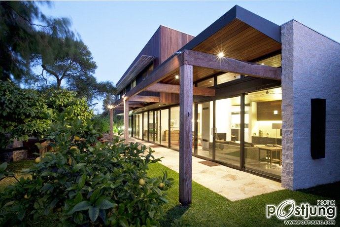 Point Lonsdale Beach House by Baenziger Coles