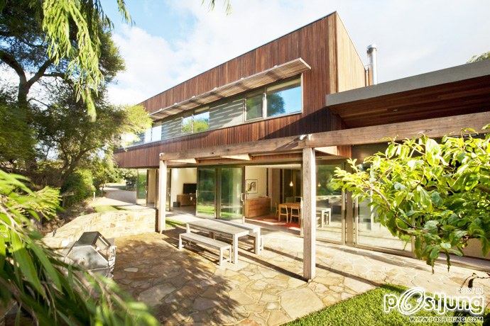 Point Lonsdale Beach House by Baenziger Coles