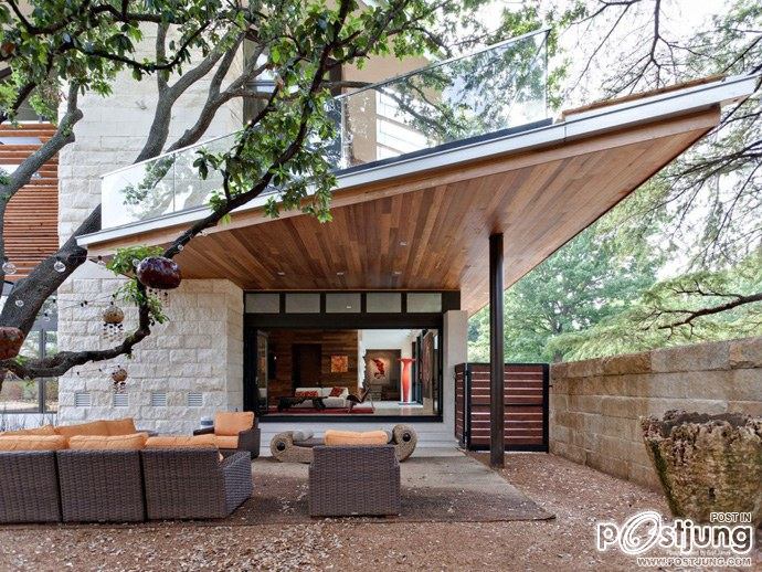 Caruth Boulevard Residence by Tom Reisenbichler