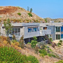 Bridge House in Malibu by Sorensen Architects