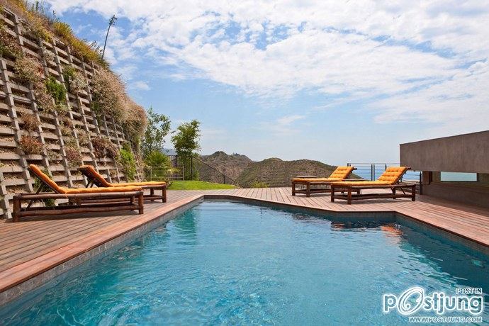 Bridge House in Malibu by Sorensen Architects