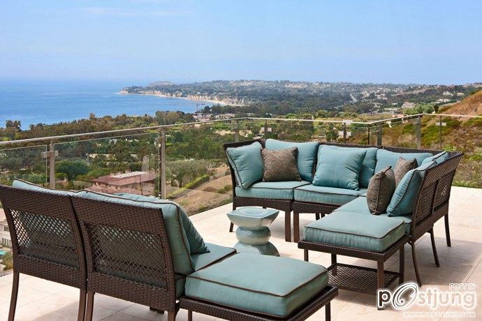 Bridge House in Malibu by Sorensen Architects