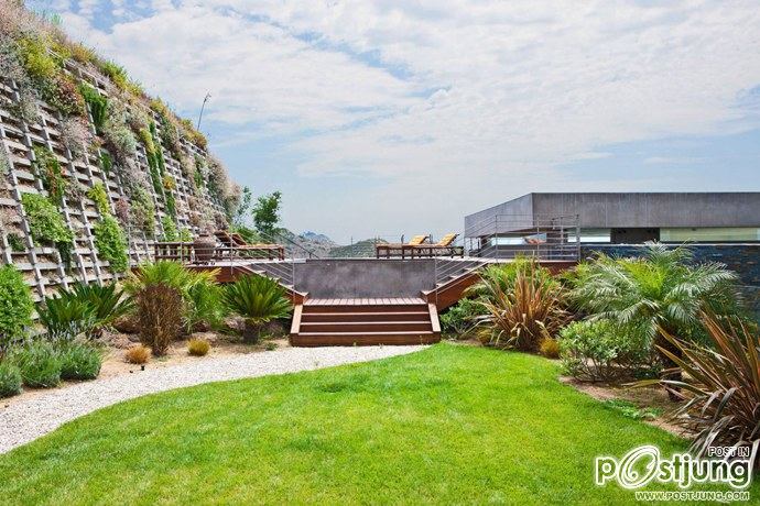 Bridge House in Malibu by Sorensen Architects