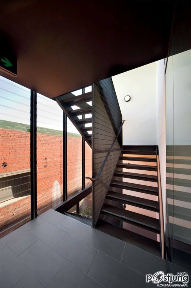 Hue Apartments by Jackson Clements Burrows