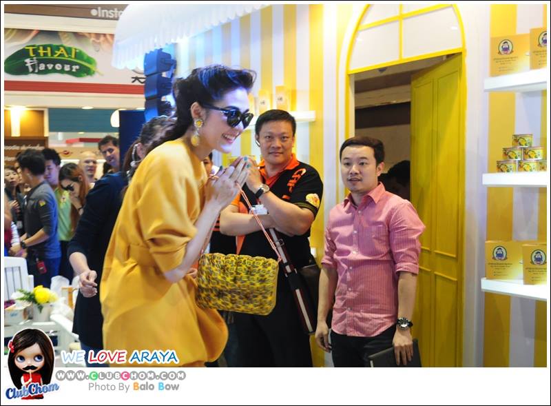 อัพเดท ชมพู่ 26/05/13 Daughter Brand @Thaifex